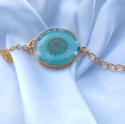 Beautiful Resin Flower Bracelet